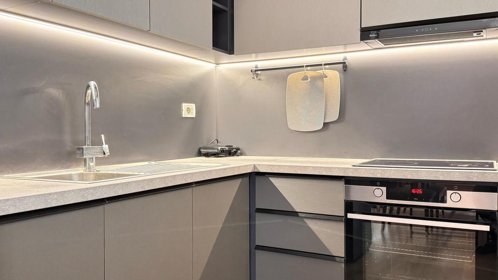 Terrace Flat In Heart Of Tiranaアパートメント エクステリア 写真